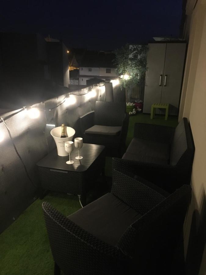 Апартаменты Victoria-T2-41M2-Balcon, Wifi, Linge, Produits, Menage Inclus Реймс Экстерьер фото